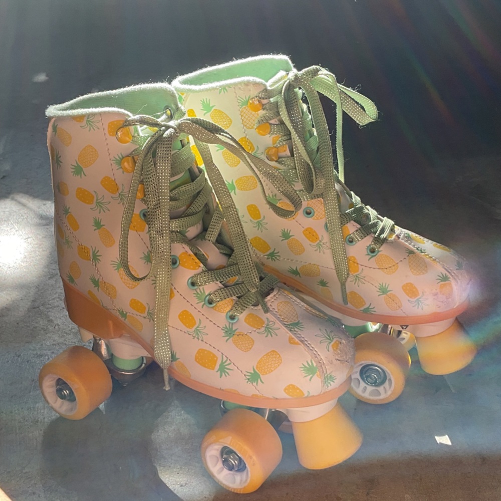 🍍Kids Roller Skates~ CANDI pineapple girl LUCY *ADJUSTABLE SIZE* fits Kids 3-6!!